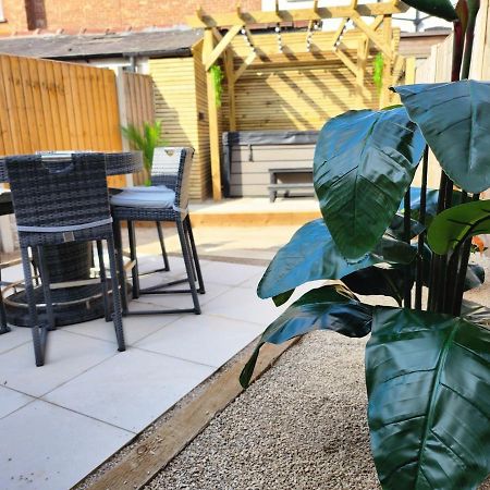 Xxhot Tubxx 4Bed Semi, Sleeps 8, 2 Bathrooms แบล็คพูล ภายนอก รูปภาพ