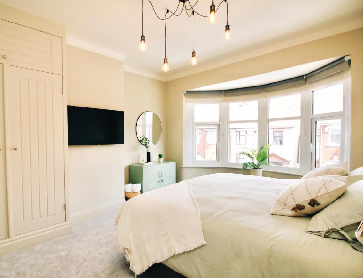 Xxhot Tubxx 4Bed Semi, Sleeps 8, 2 Bathrooms แบล็คพูล ภายนอก รูปภาพ