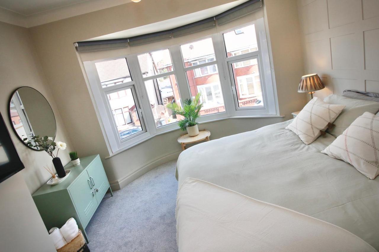 Xxhot Tubxx 4Bed Semi, Sleeps 8, 2 Bathrooms แบล็คพูล ภายนอก รูปภาพ